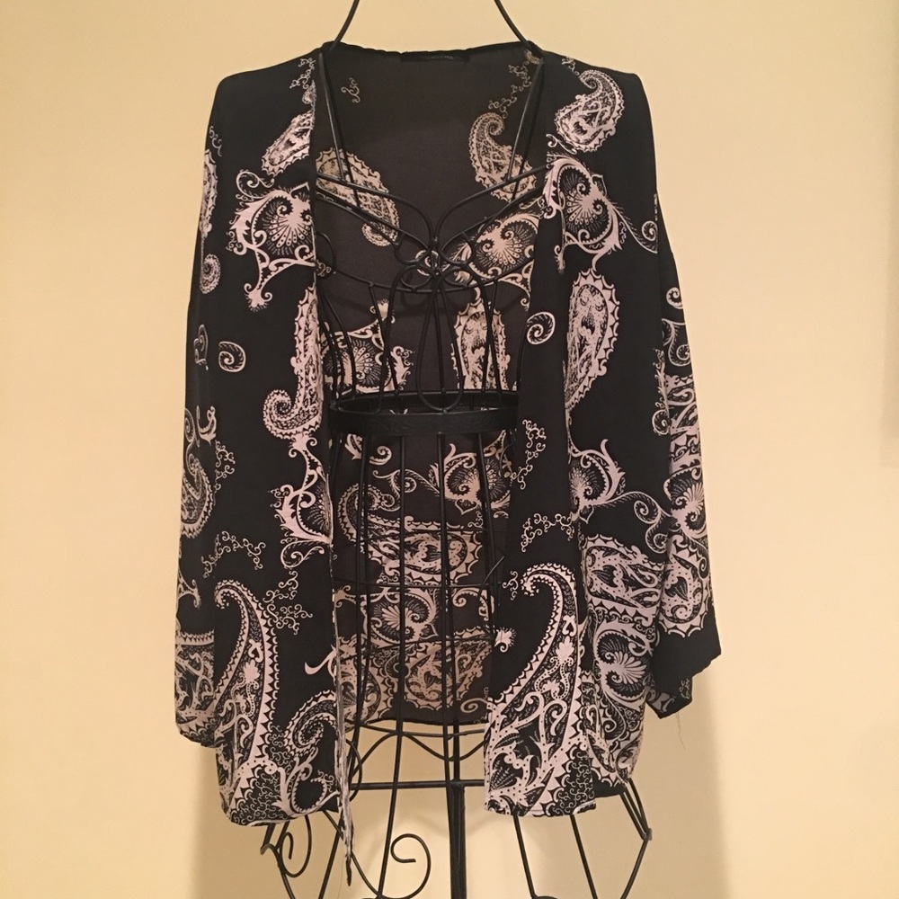 Caramela - Black & White Print Kimono